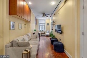 Building Photo - 1341 Lombard St