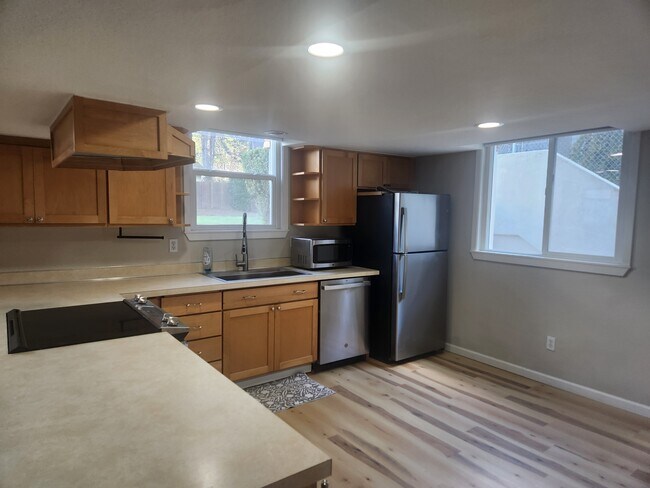 Kitchen - 6109 NE 47th St