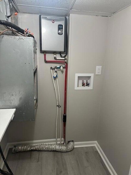 Building Photo - 1870 Green Dr NW