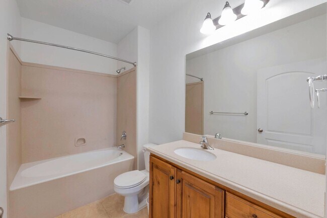 Building Photo - Beautiful 3 Bedroom 2 Bath Torino Village Condo in North Orem