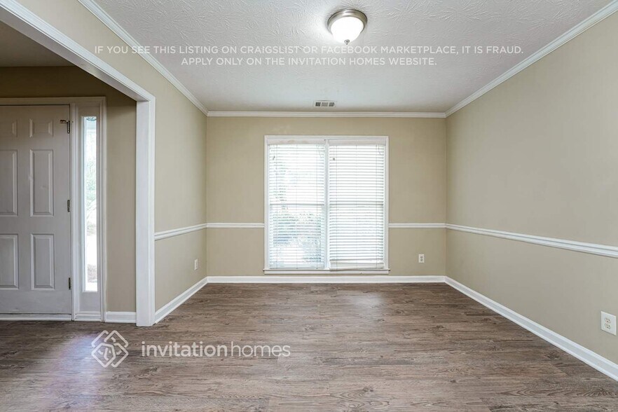 Building Photo - 208 Ivy Creek Dr