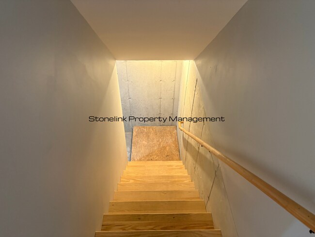 Building Photo - 110 Hudson St