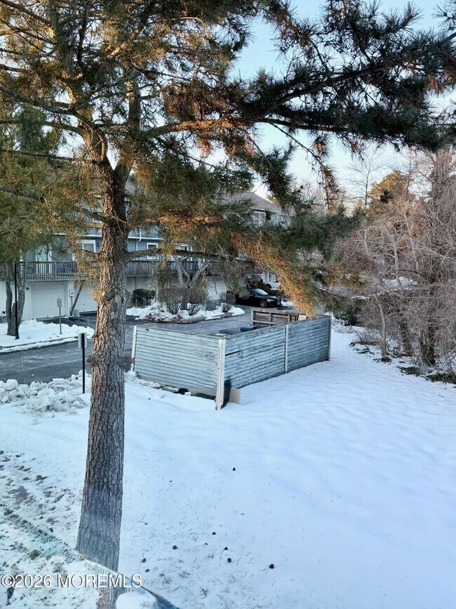 Building Photo - 1511 Railroad Ave