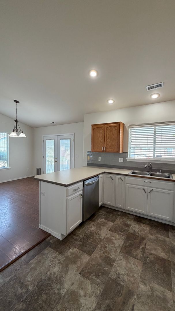 Building Photo - Kennewick Location on Quiet Cul-de-Sac! 3 bed, 2 ba