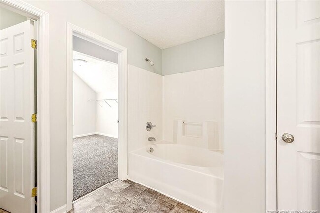Building Photo - 519 Abbottswood Dr