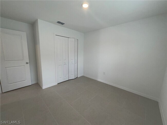 Building Photo - 3809 20th St SW