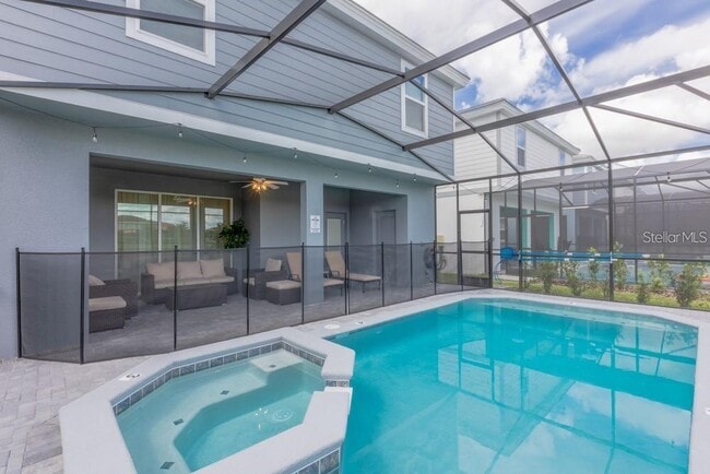 Building Photo - 7215 Oakmoss Loop