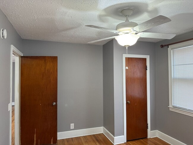 Building Photo - West Columbia