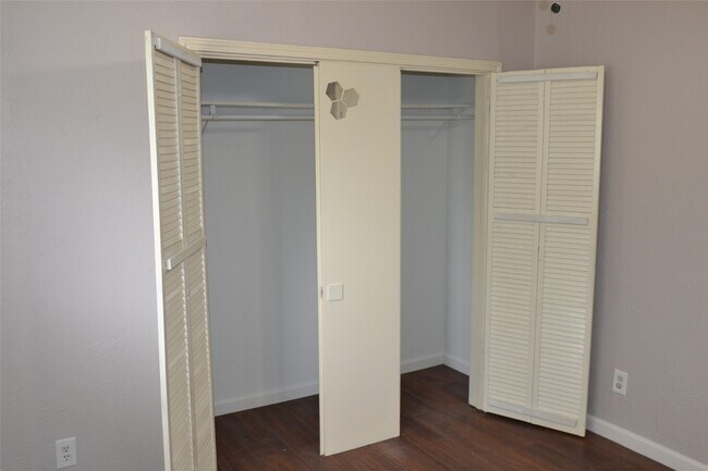 Building Photo - 12023 Woolford Dr