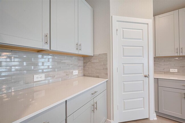 Building Photo - 6306 Brahman Ct
