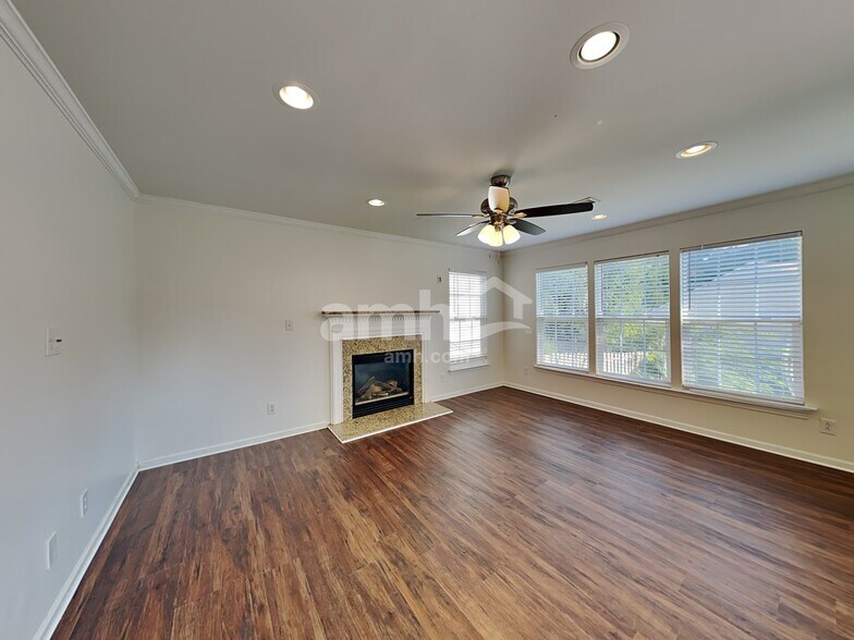 Building Photo - 8517 Farnsworth Ln