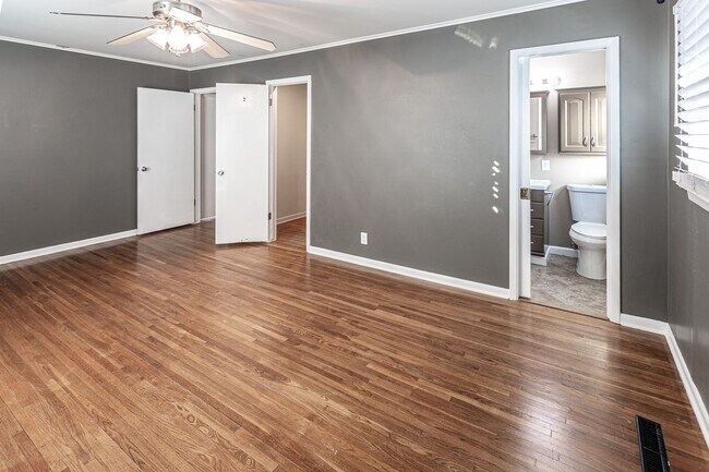 Building Photo - 3-Bed Midtown Home, Large Fenced Yard With Pool