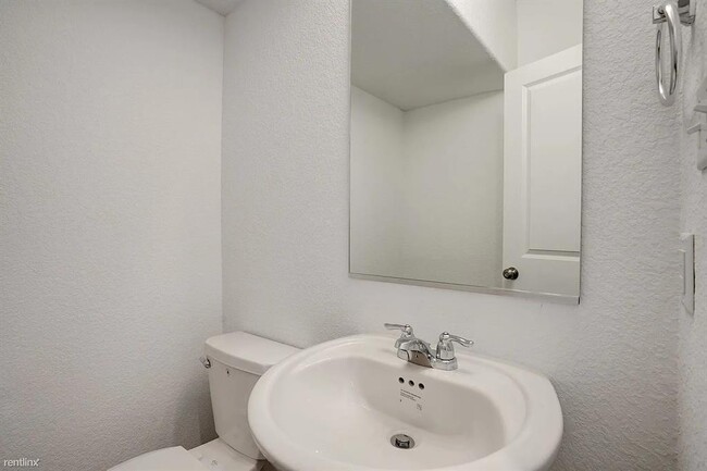Building Photo - 209 Majestic Cedar Dr