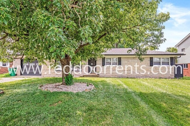 Building Photo - 916 Linda Dr
