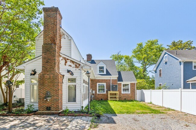 Building Photo - 2917 Chesapeake Ave