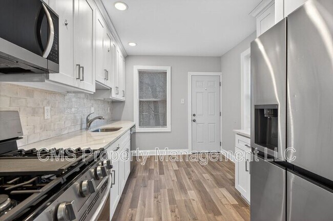 Building Photo - 39 Carroll St