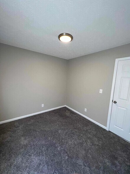 Building Photo - 2117 W Burnett Ave