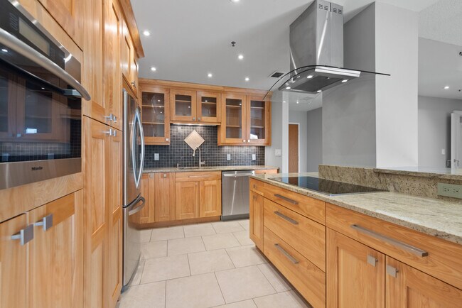 Building Photo - 2515 Boston St