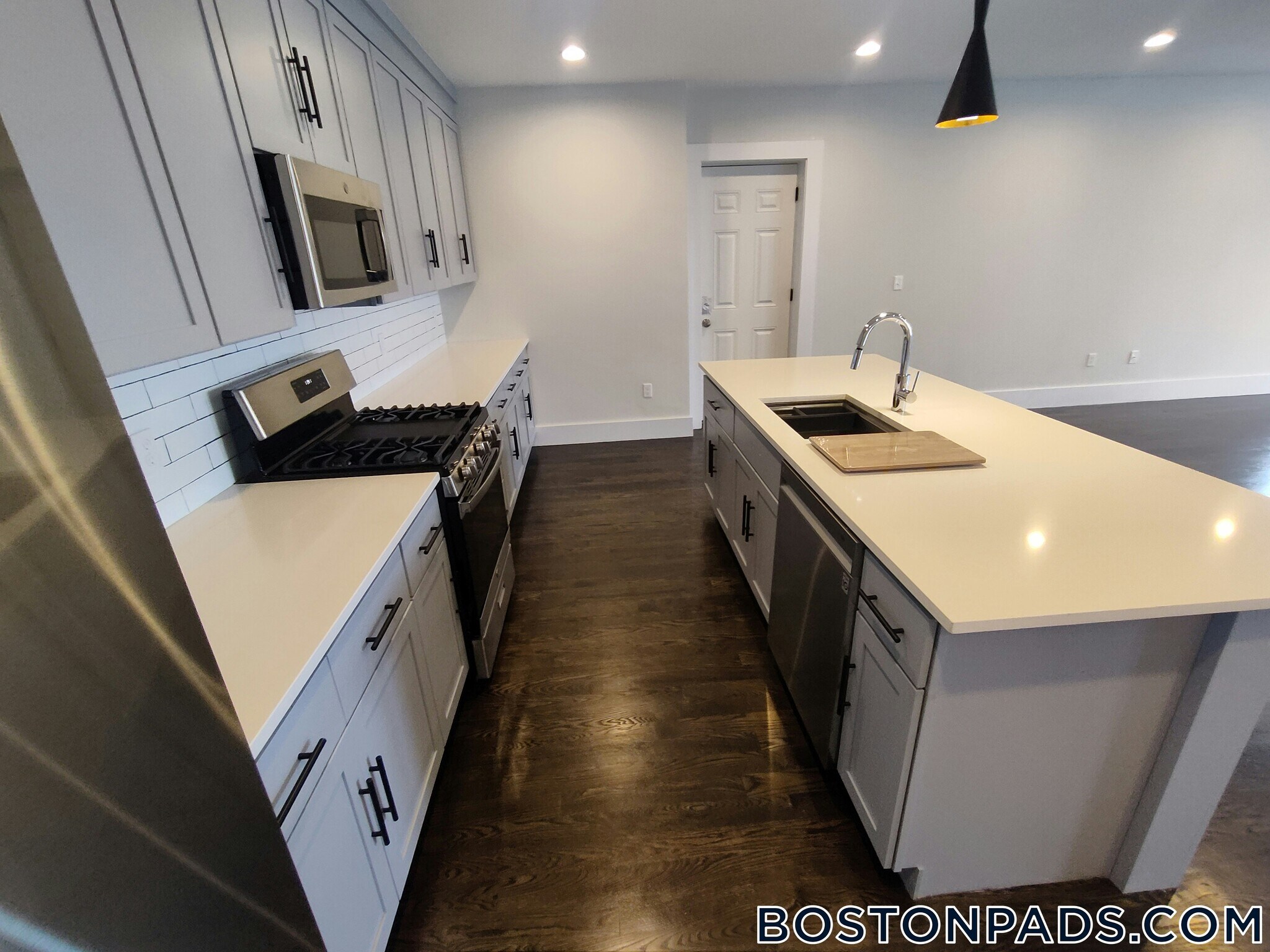 Building Photo - 54 Taylor St