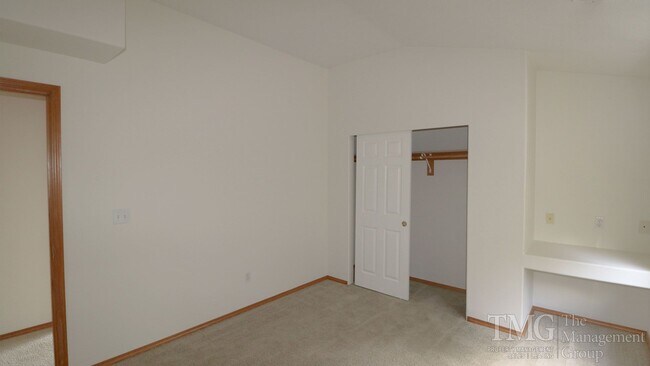 Building Photo - Beautiful 4-Bedroom Home with Custom Finishes & Thoughtful Layout