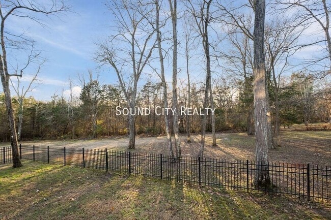 Building Photo - 5112 Bay Overlook Dr