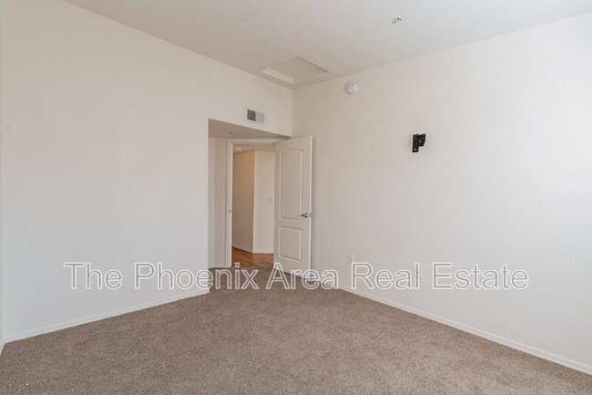 Building Photo - 2401 E Rio Salado Pkwy