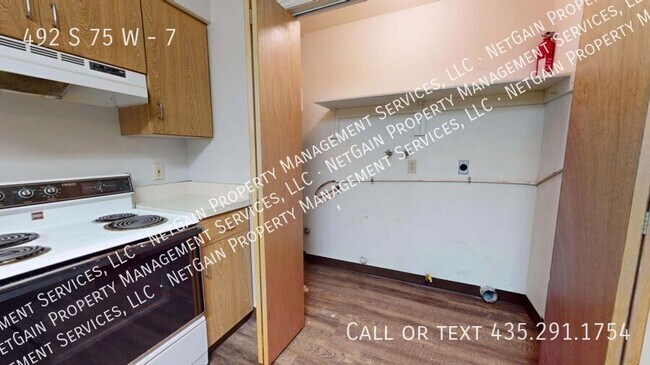 Building Photo - 492 S 75 W