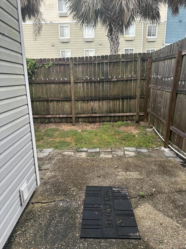 Building Photo - 415 Waterway Ln