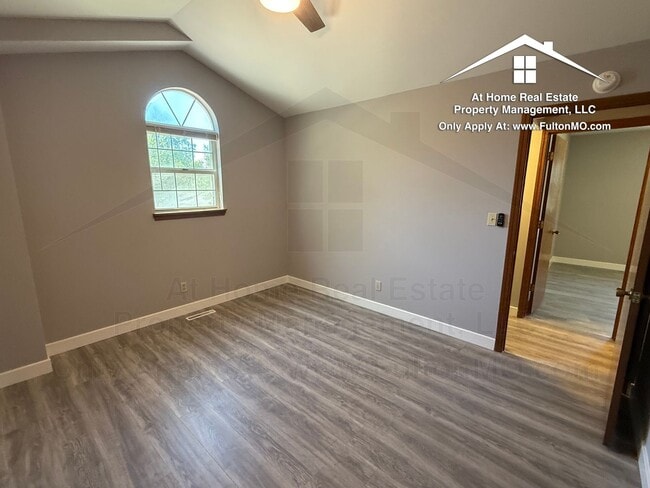Building Photo - 2703 Mayflower Dr