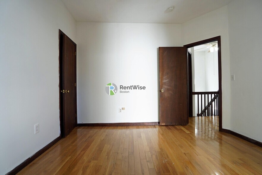 Building Photo - 89 Sheridan St