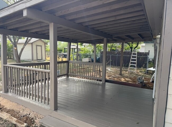 Building Photo - 2838 W French Pl