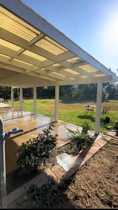 Building Photo - 1604 Avenida Del Vista