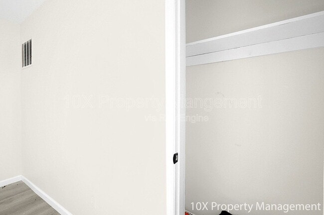 Building Photo - 685 S Wheatland Ave