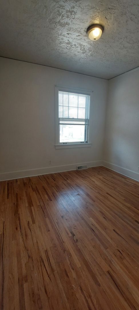 Building Photo - 717 16th St