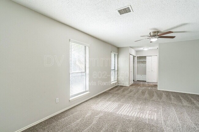 Building Photo - 2804 Red River St