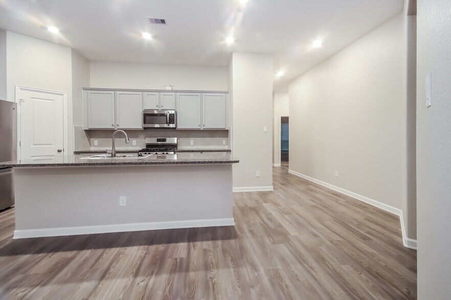 Building Photo - 24207 Palomino Sage Trl