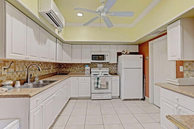 Building Photo - 2673 Barkley Dr E