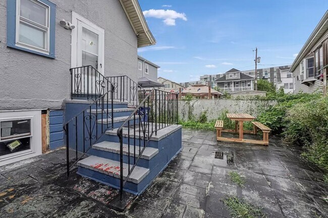 Building Photo - 67 Curtis Rd