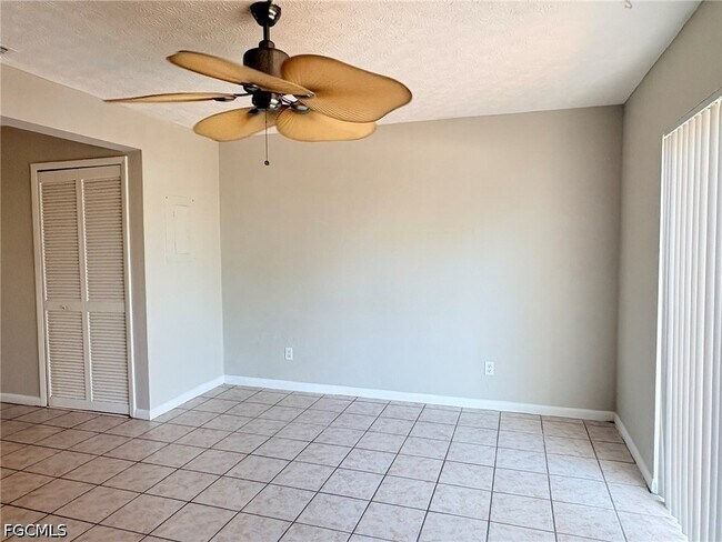 Building Photo - 1123 SW 48th Terrace
