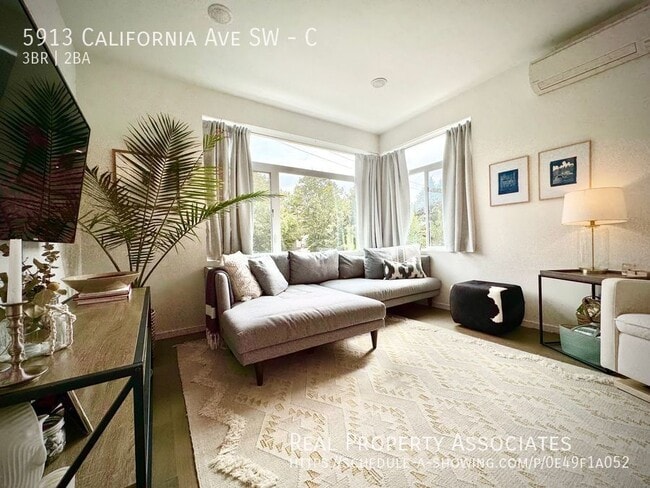 Building Photo - 5913 California Ave SW