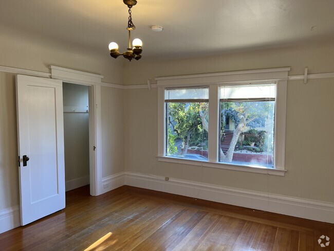 Building Photo - 3255 Kempton Ave