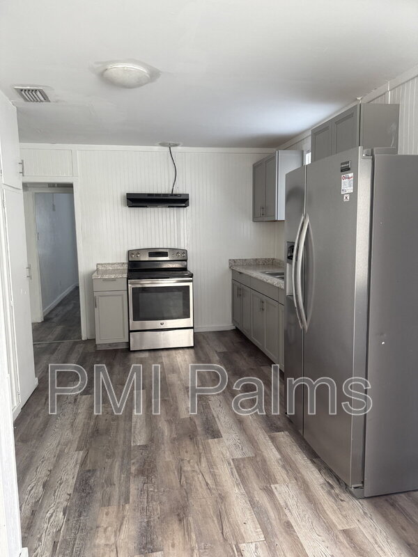 Building Photo - 2412 51st Ave N