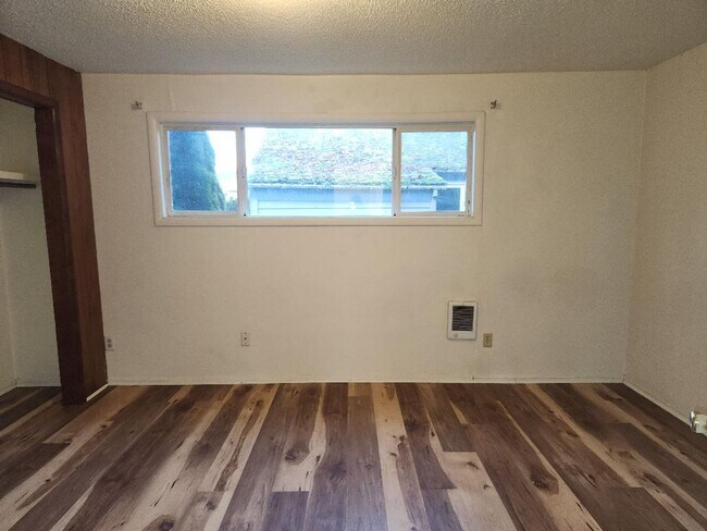 Building Photo - 1890 Kalmia St