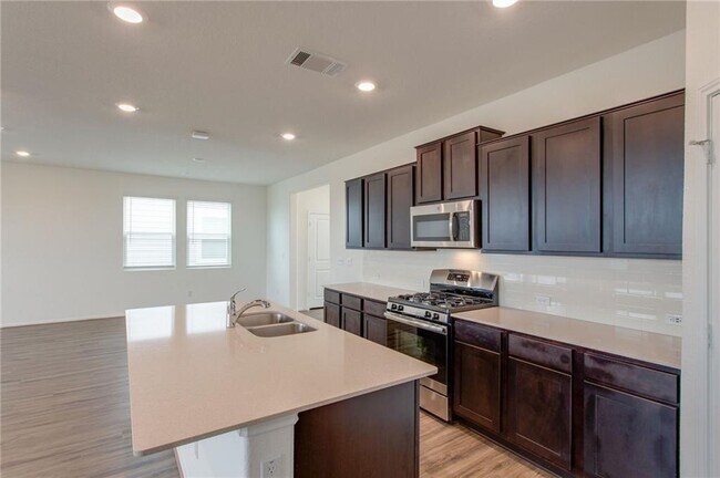Building Photo - 224 Montauk Loop