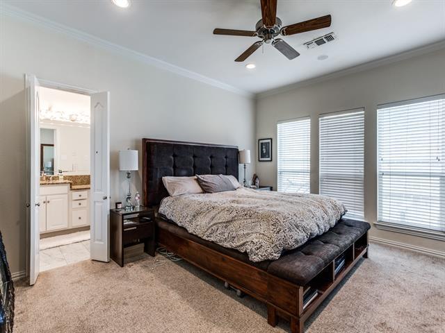 Building Photo - 5735 Richmond Ave