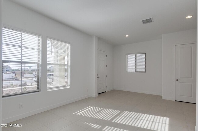 Building Photo - 458 W Golden Aspen Dr