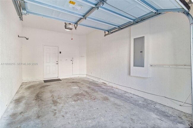 Building Photo - 2332 SE 16th Pl