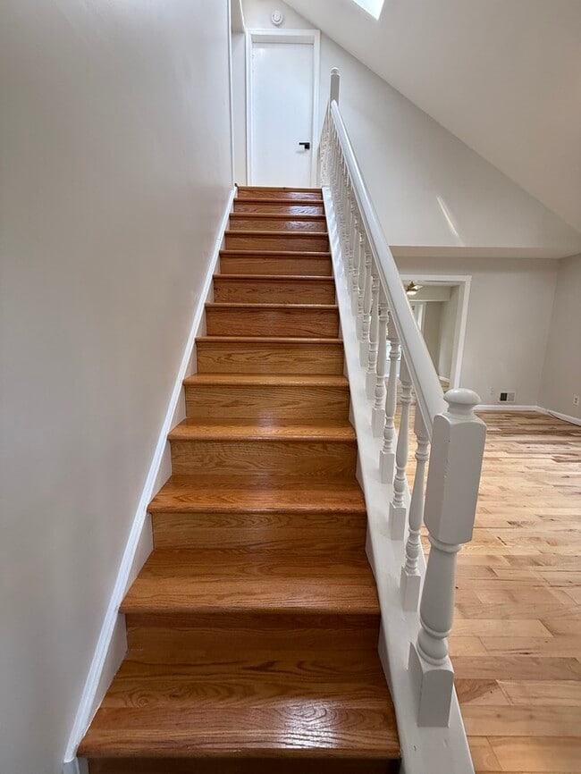 Building Photo - 271 Edgeware Ct