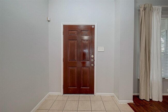 Building Photo - 1807 Hidden Breeze Dr