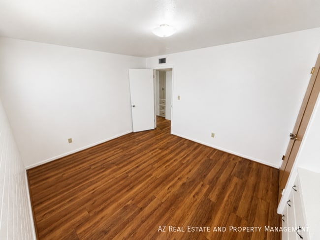 Building Photo - 420 W Clark St